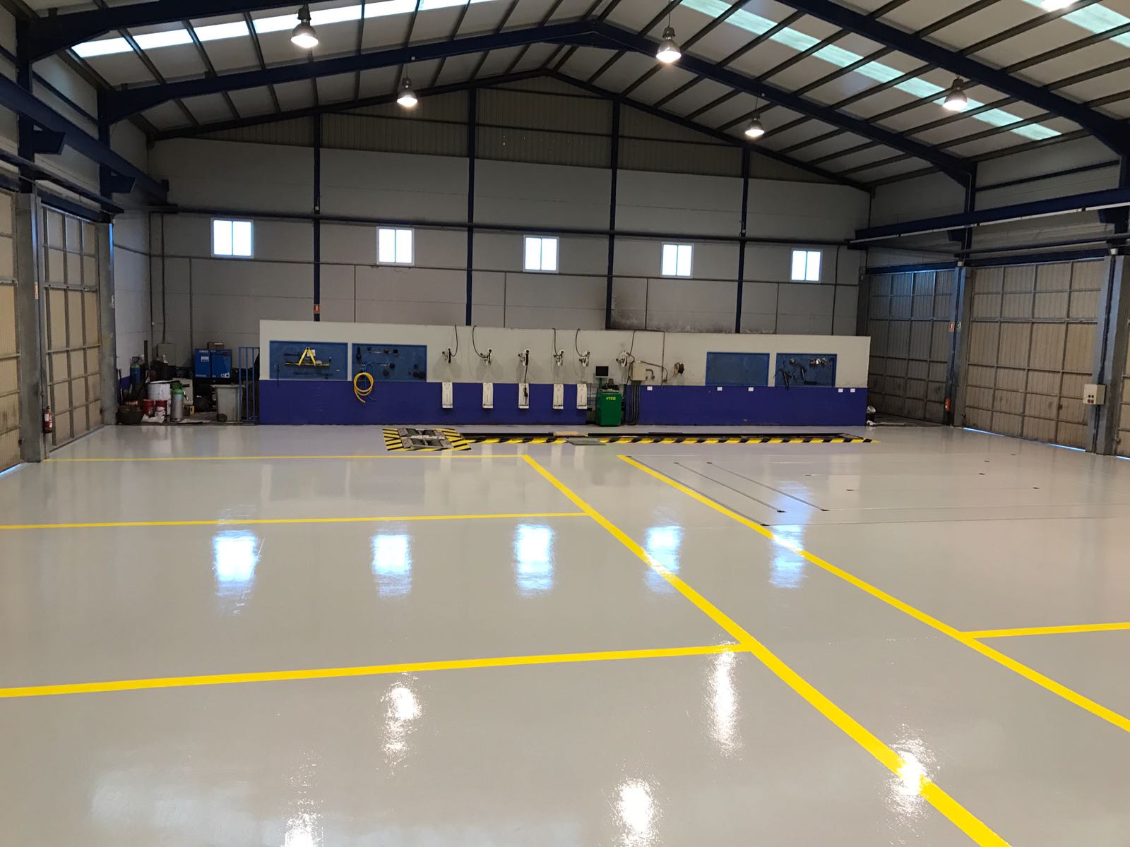Pavimento taller sellado con Sigmadur Cleadcoar